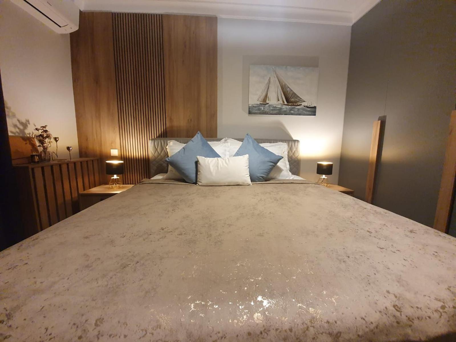 公寓 Tzuba Luxury Coresi Mall