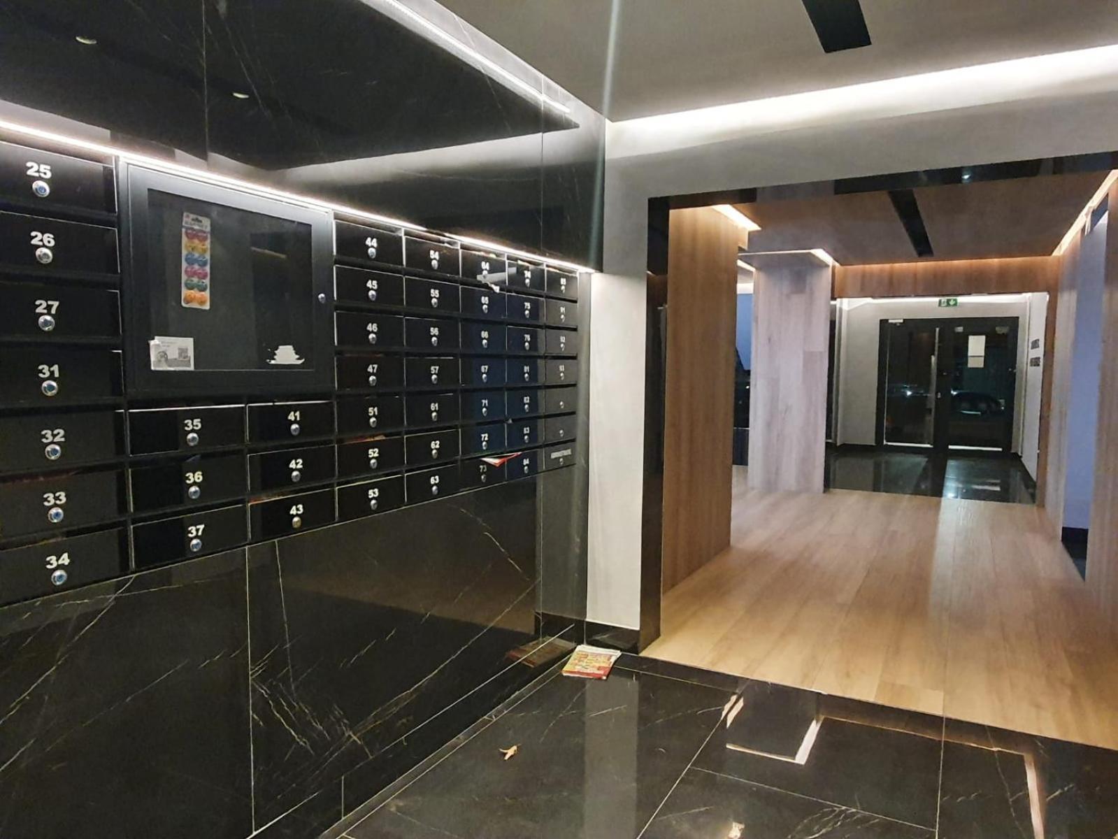 公寓 Tzuba Luxury Coresi Mall *